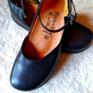 $35 OBO Women's footprints by Birkenstock size 6.5